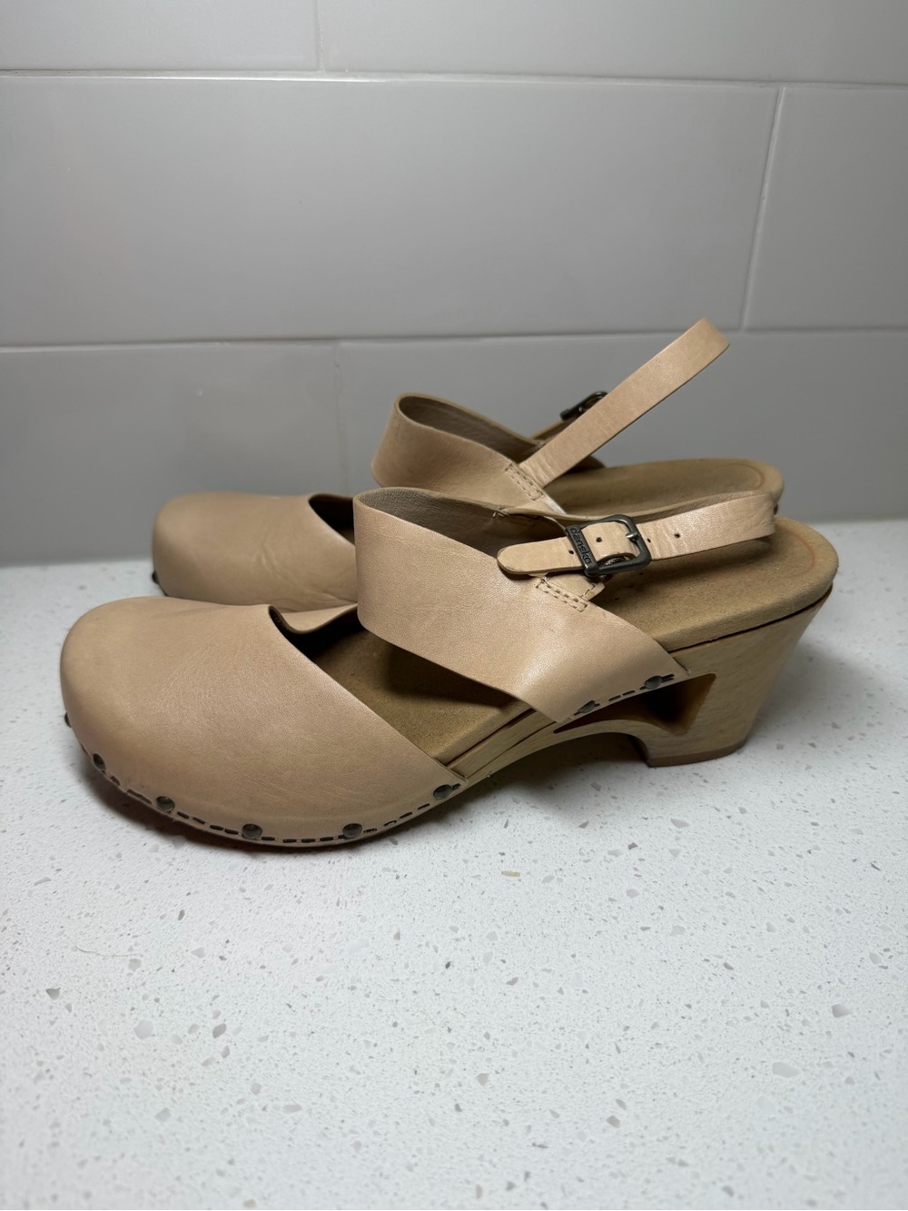 Dansko Thea sandals clogs wedge heel size 41 10 tan leather shoes READ - Picture 9 of 11